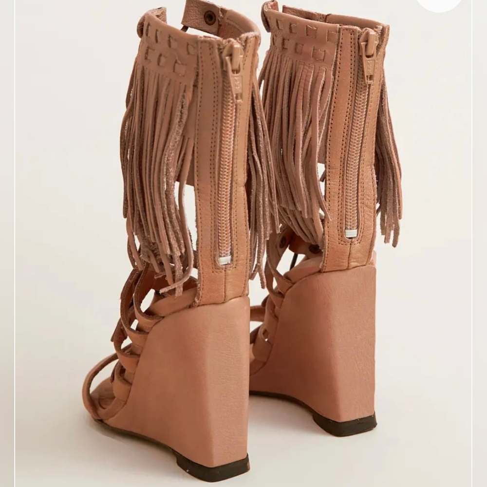 Free People Womens Solstice Nude Suede Fringe Wedge Sandals Size EU 37 US 7 - Picture 3 of 12